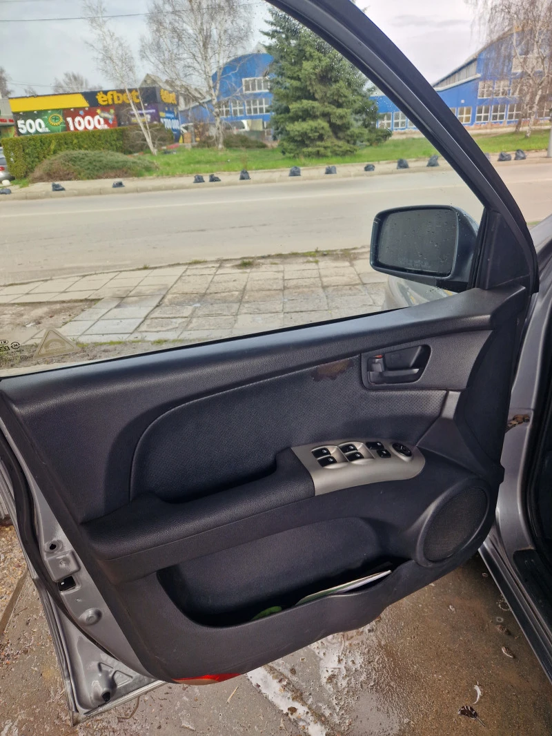 Kia Sportage, снимка 6 - Автомобили и джипове - 44804173