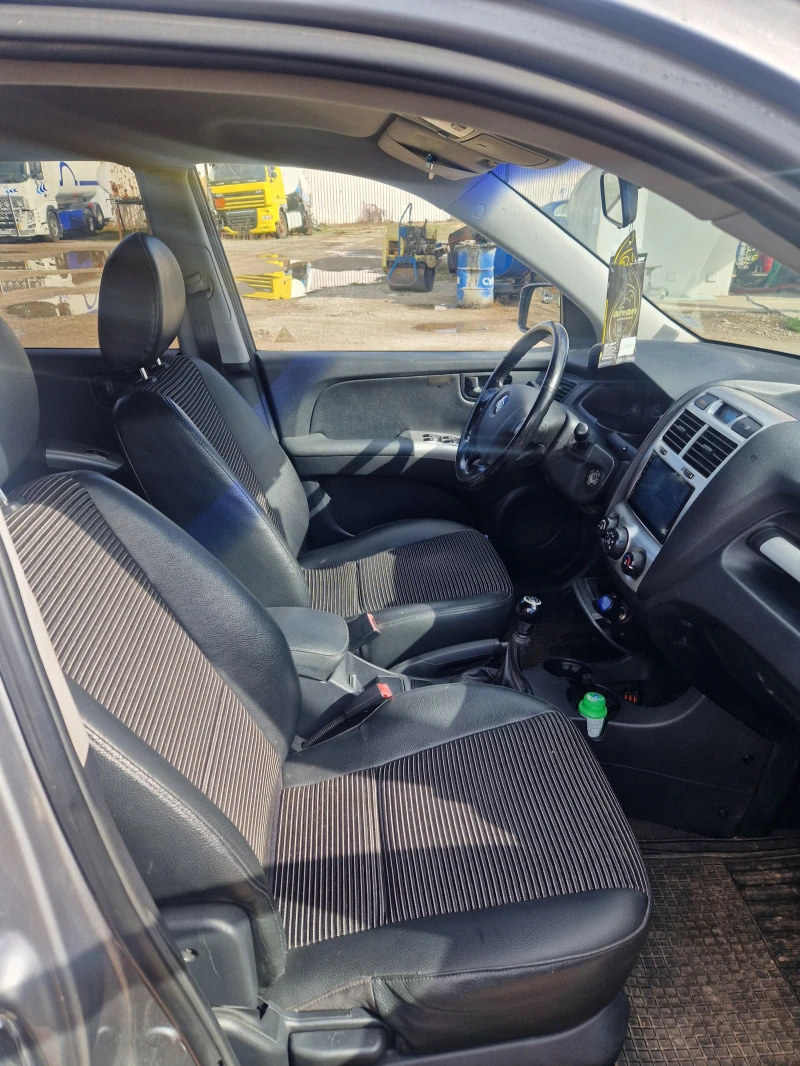 Kia Sportage, снимка 14 - Автомобили и джипове - 47670933