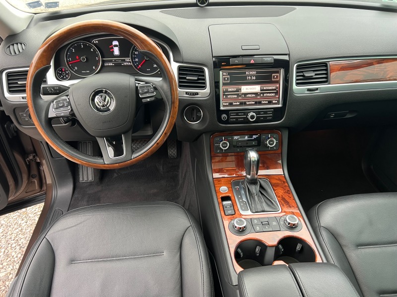 VW Touareg 3.0-MAX FULL, снимка 8 - Автомобили и джипове - 45880293