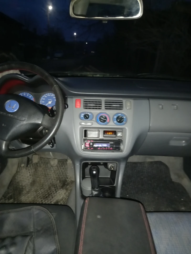 Honda Hr-v 1.6i 105 к.с., снимка 10 - Автомобили и джипове - 48843495