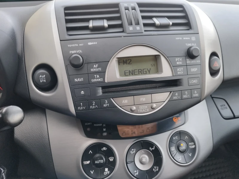 Toyota Rav4 Бензин-Газ, снимка 5 - Автомобили и джипове - 52130054