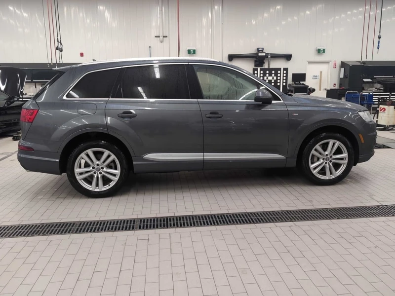 Audi Q7 Technik  CARFAX, снимка 3 - Автомобили и джипове - 52471864