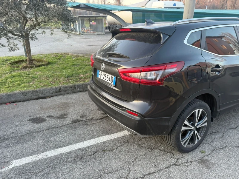 Nissan Qashqai 1.6 dci Avtomat, снимка 7 - Автомобили и джипове - 53290370