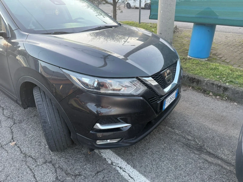 Nissan Qashqai 1.6 dci Avtomat, снимка 2 - Автомобили и джипове - 53290370