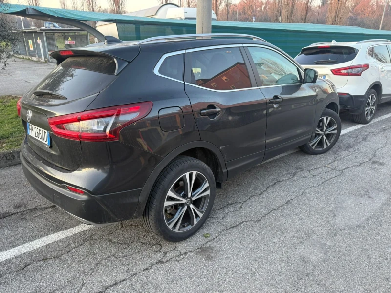 Nissan Qashqai 1.6 dci Avtomat, снимка 5 - Автомобили и джипове - 53290370