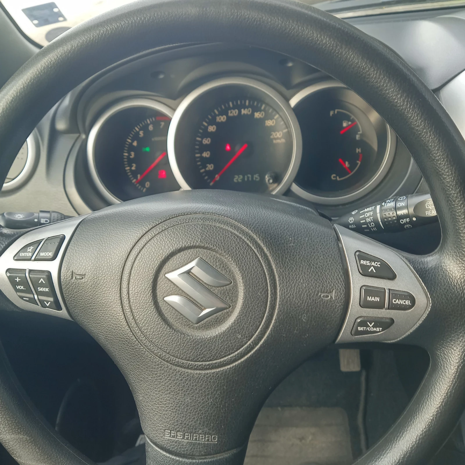 Suzuki Grand vitara 2.0  140кс. - изображение 8