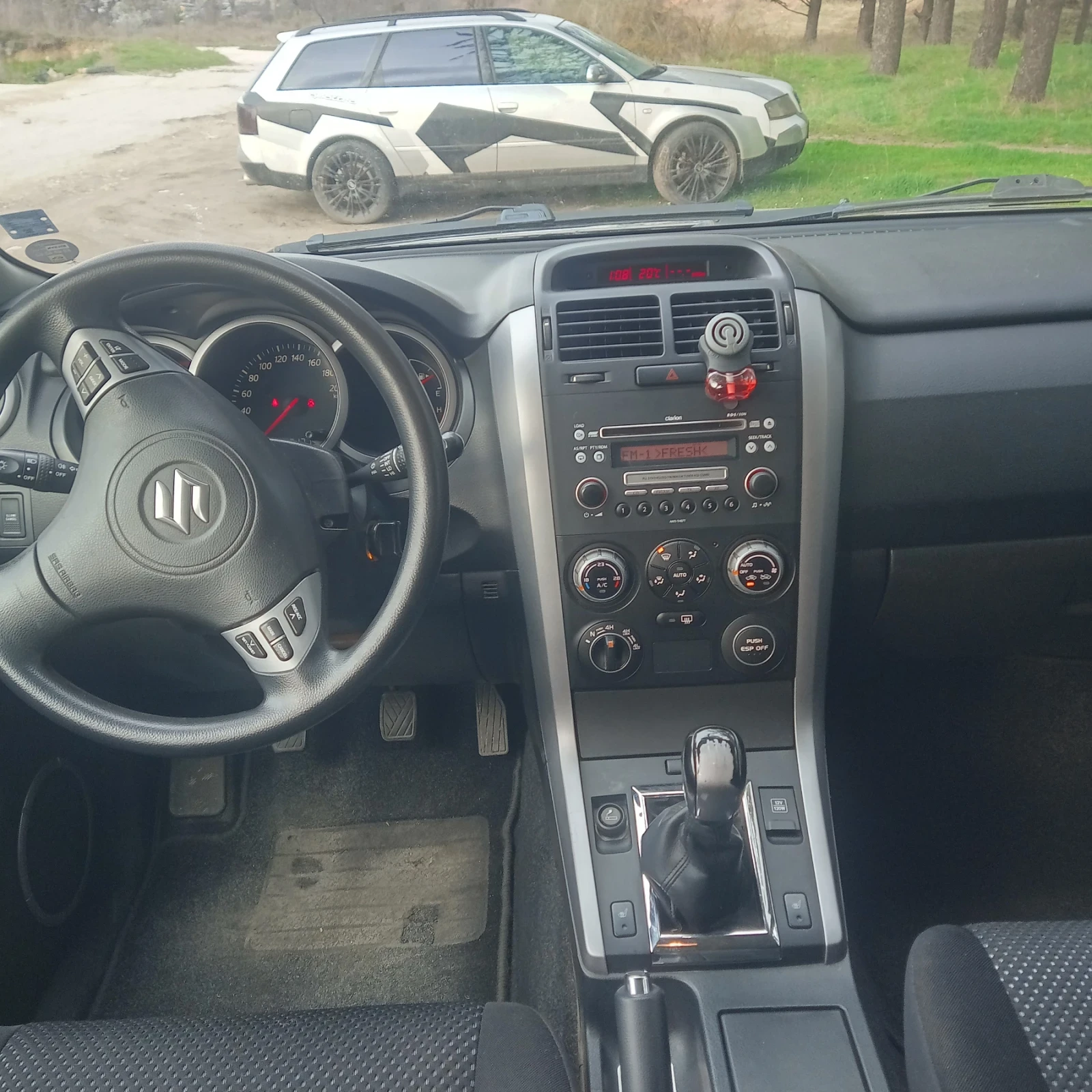 Suzuki Grand vitara 2.0  140кс. - изображение 4
