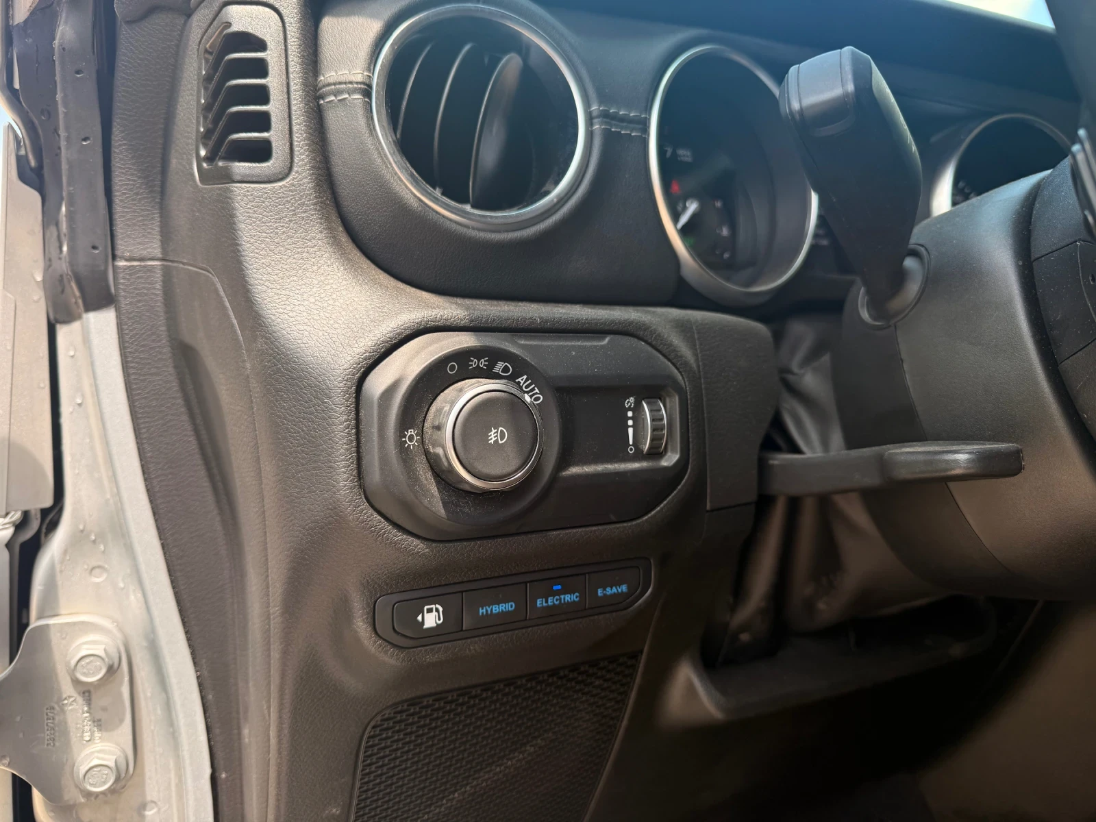 Jeep Wrangler SAHARA , 4xe Plug in hibrid | Mobile.bg � ����������� 11