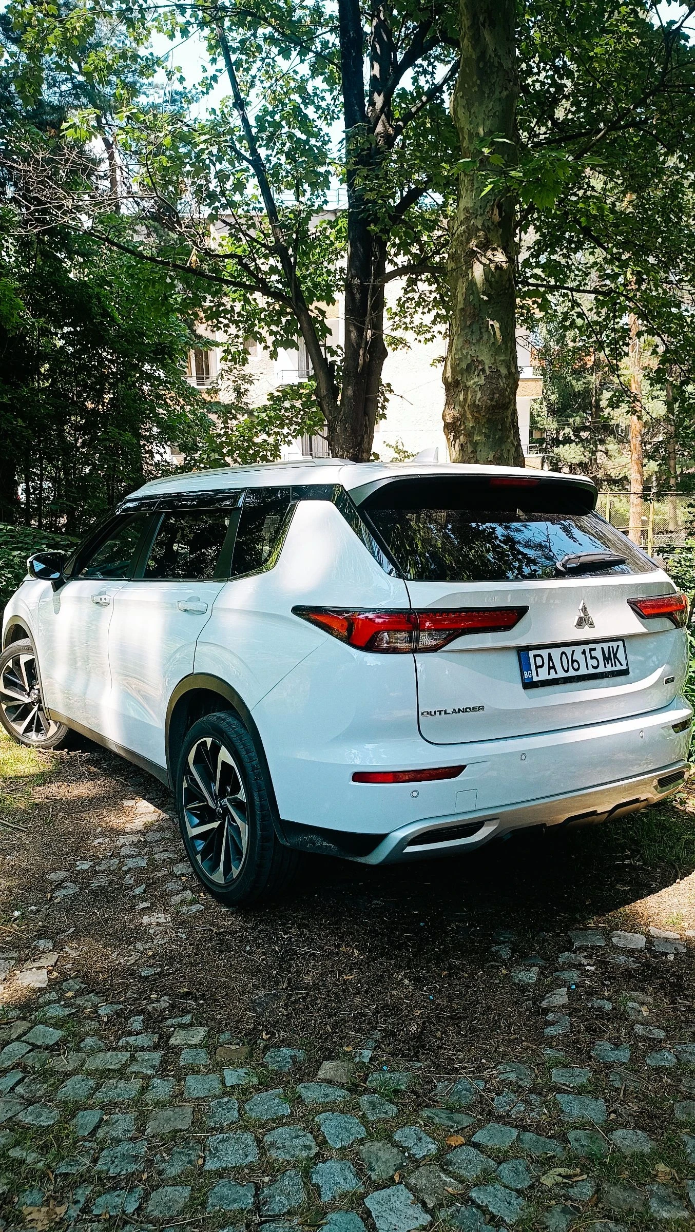 Mitsubishi Outlander 2.5i 4х4 s-Awd Premium LED, снимка 3 - Автомобили и джипове - 54800727
