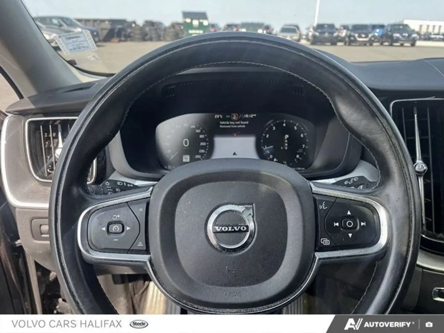 Volvo XC60 T6* MOMENTUM* ДИГИТАЛНО* ТАБЛО* КАМЕРА* МАСАЖ* ДИС, снимка 8 - Автомобили и джипове - 55597977