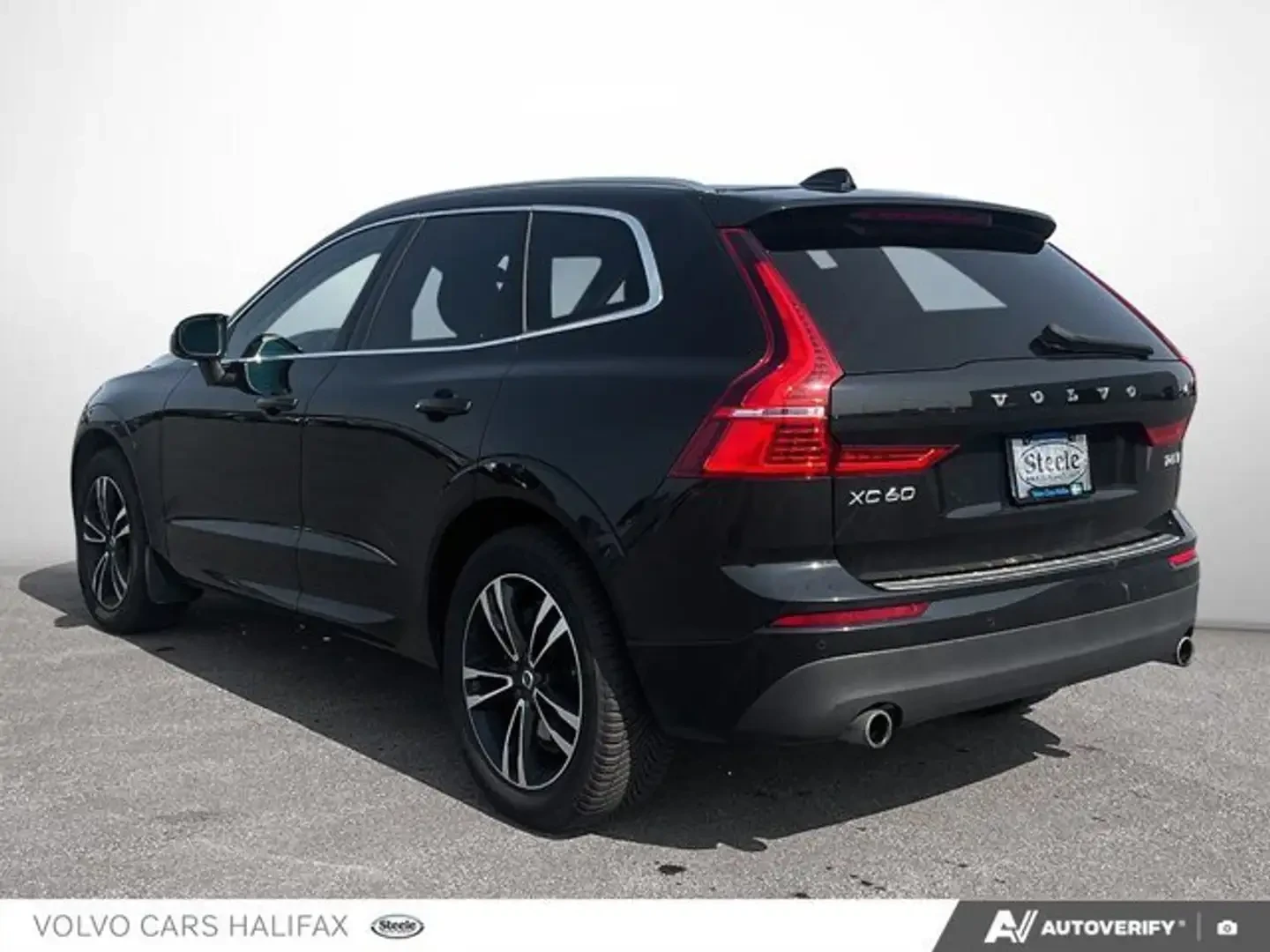 Volvo XC60 T6* MOMENTUM* ДИГИТАЛНО* ТАБЛО* КАМЕРА* МАСАЖ* ДИС, снимка 2 - Автомобили и джипове - 55597977