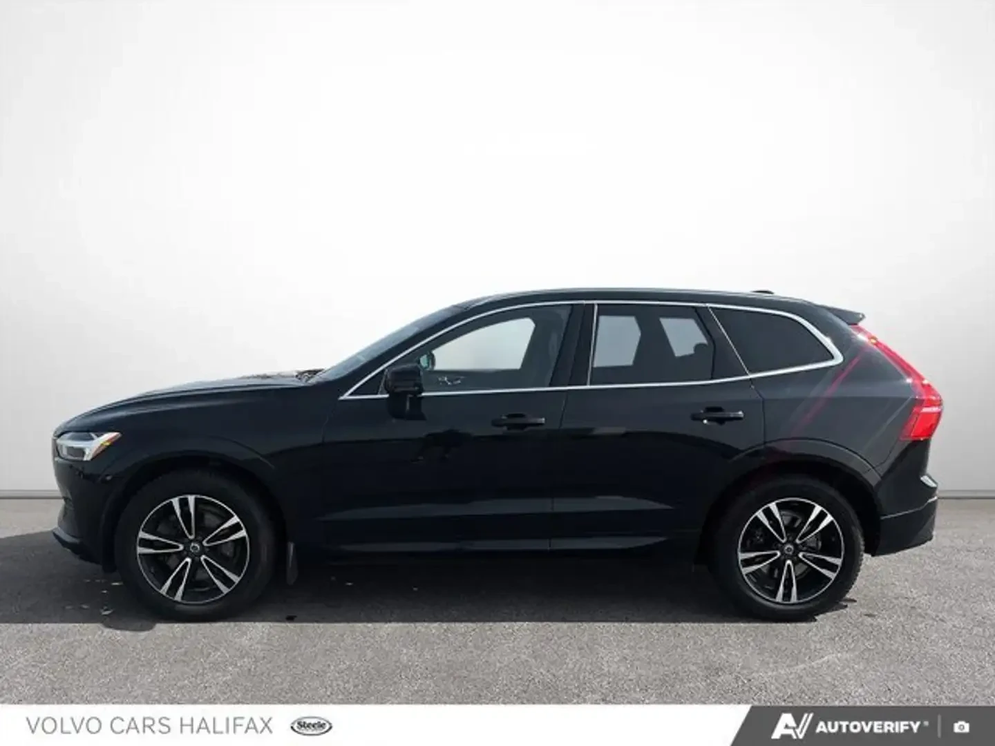Volvo XC60 T6* MOMENTUM* ДИГИТАЛНО* ТАБЛО* КАМЕРА* МАСАЖ* ДИС, снимка 3 - Автомобили и джипове - 55597977