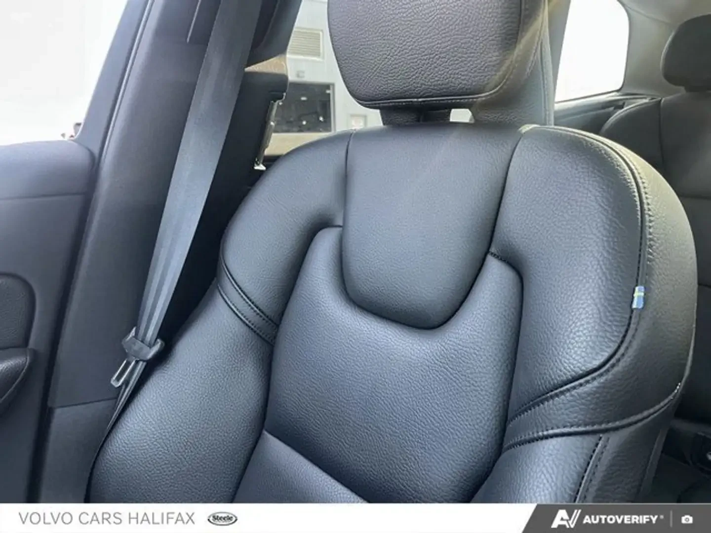 Volvo XC60 T6* MOMENTUM* ДИГИТАЛНО* ТАБЛО* КАМЕРА* МАСАЖ* ДИС, снимка 11 - Автомобили и джипове - 55597977