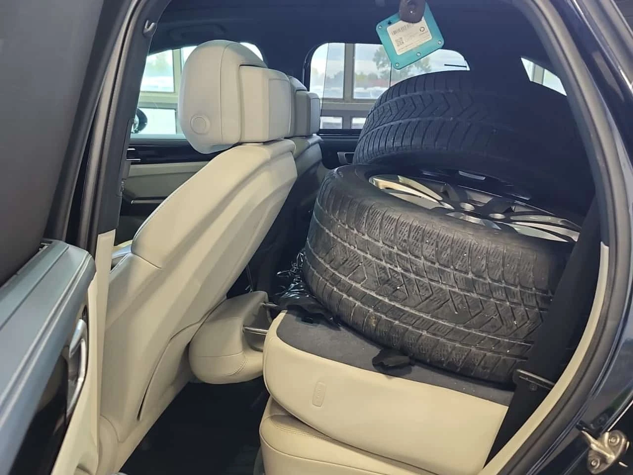Porsche Cayenne * AWD * АВТОКРЕДИТ * ГЛАВНО ПРЕДСТАВИТЕЛСТВО, снимка 12 - Автомобили и джипове - 56293758