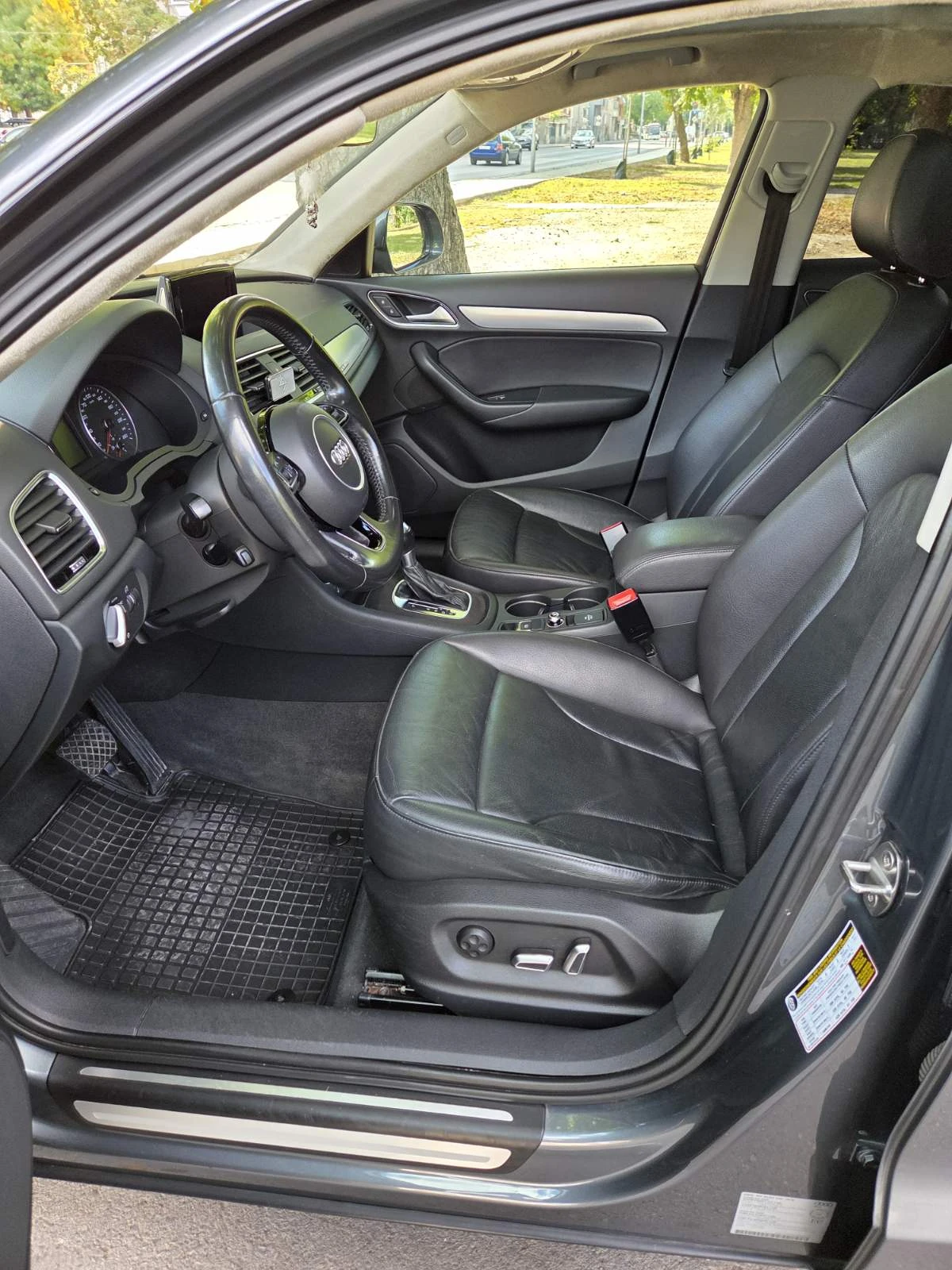 Audi Q3 TFSI, снимка 4 - Автомобили и джипове - 56324574
