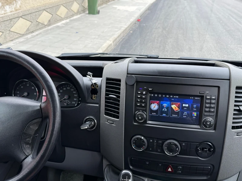 VW Crafter, снимка 8 - Бусове и автобуси - 49114912