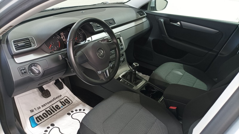 VW Passat 1.6 tdi, снимка 8 - Автомобили и джипове - 40223417