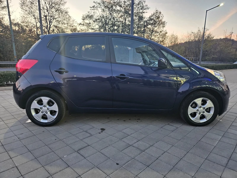 Kia Venga 1.4 ПЕРФЕКТНА , снимка 3 - Автомобили и джипове - 47805530