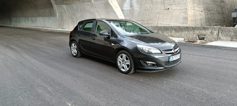 Opel Astra Astra J Restyling LPG, снимка 1 - Автомобили и джипове - 49545313