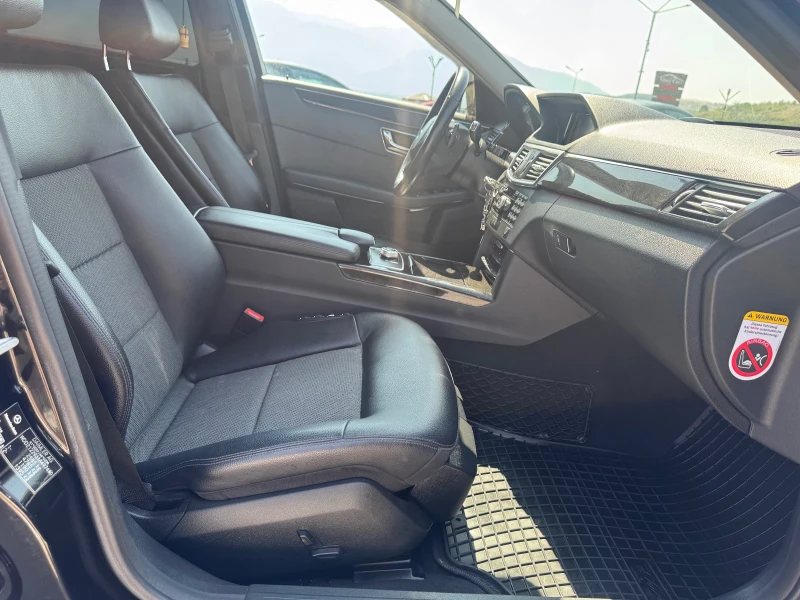 Mercedes-Benz E 350 4Matic, снимка 11 - Автомобили и джипове - 51470356