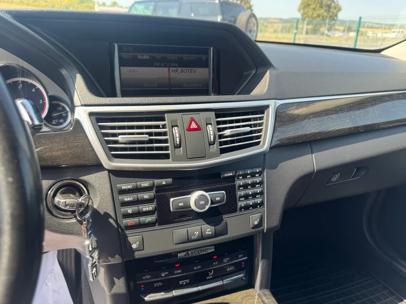 Mercedes-Benz E 350 4Matic, снимка 10 - Автомобили и джипове - 51470356