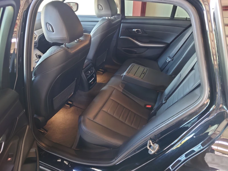 BMW 318 Business Edition Plus M.Hibrid EV, снимка 13 - Автомобили и джипове - 52019831