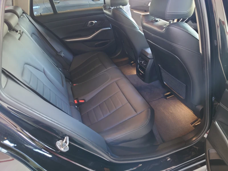 BMW 318 Business Edition Plus M.Hibrid EV, снимка 12 - Автомобили и джипове - 52019831