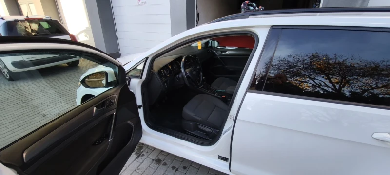 VW Golf FACELIFT, снимка 5 - Автомобили и джипове - 52717742