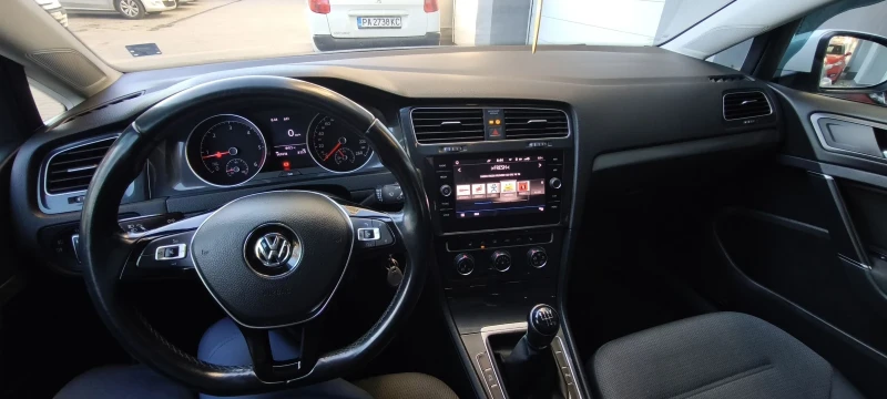 VW Golf FACELIFT, снимка 6 - Автомобили и джипове - 52717742