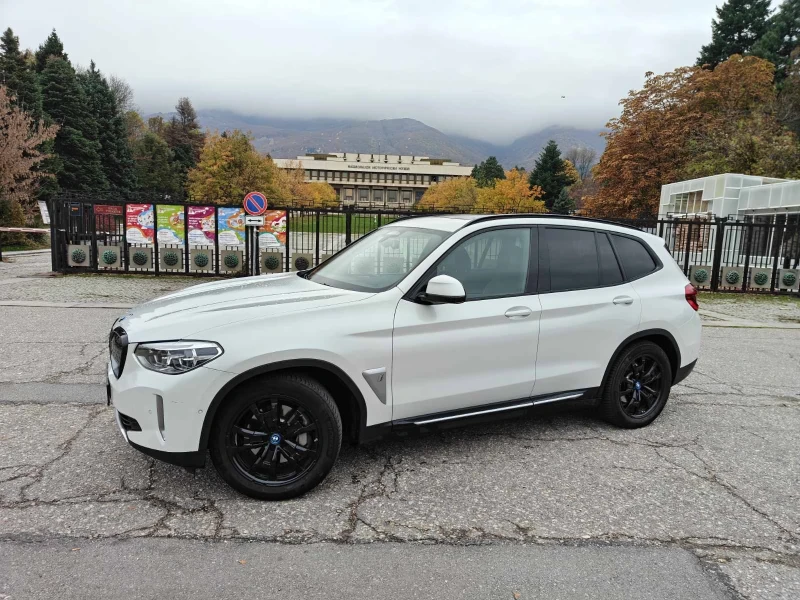 BMW iX3, снимка 2 - Автомобили и джипове - 53336886