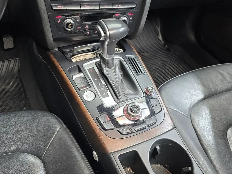 Audi A4 2.0 TDI Quattro Dynamic B8, снимка 9 - Автомобили и джипове - 53267341