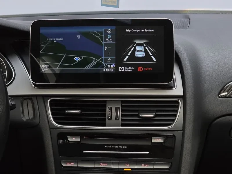 Audi A4 2.0 TDI, снимка 14 - Автомобили и джипове - 54143324