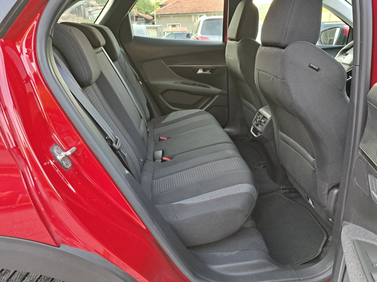 Peugeot 3008 1.5BlueHDI* КЛИМА* NAVI* VIRTUAL* КАМЕРА* ПАРКТР - изображение 8