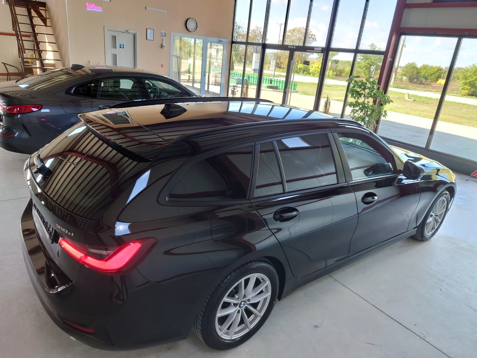 BMW 318 Business Edition Plus M.Hibrid EV - изображение 5