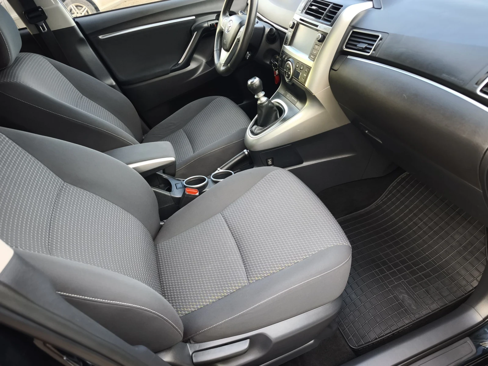 Toyota Verso 1.6i ���� 6 ����� �������� ������� � ������ ����  | Mobile.bg � ����������� 11