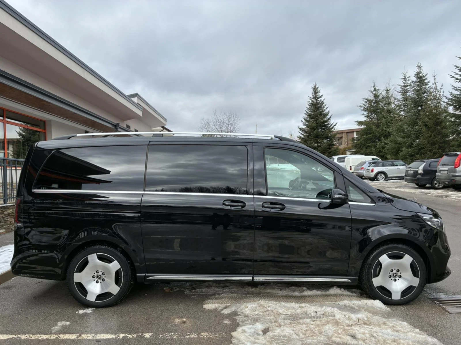 Mercedes-Benz V 300 4Matic/Готов Лизинг, снимка 7 - Автомобили и джипове - 53899036