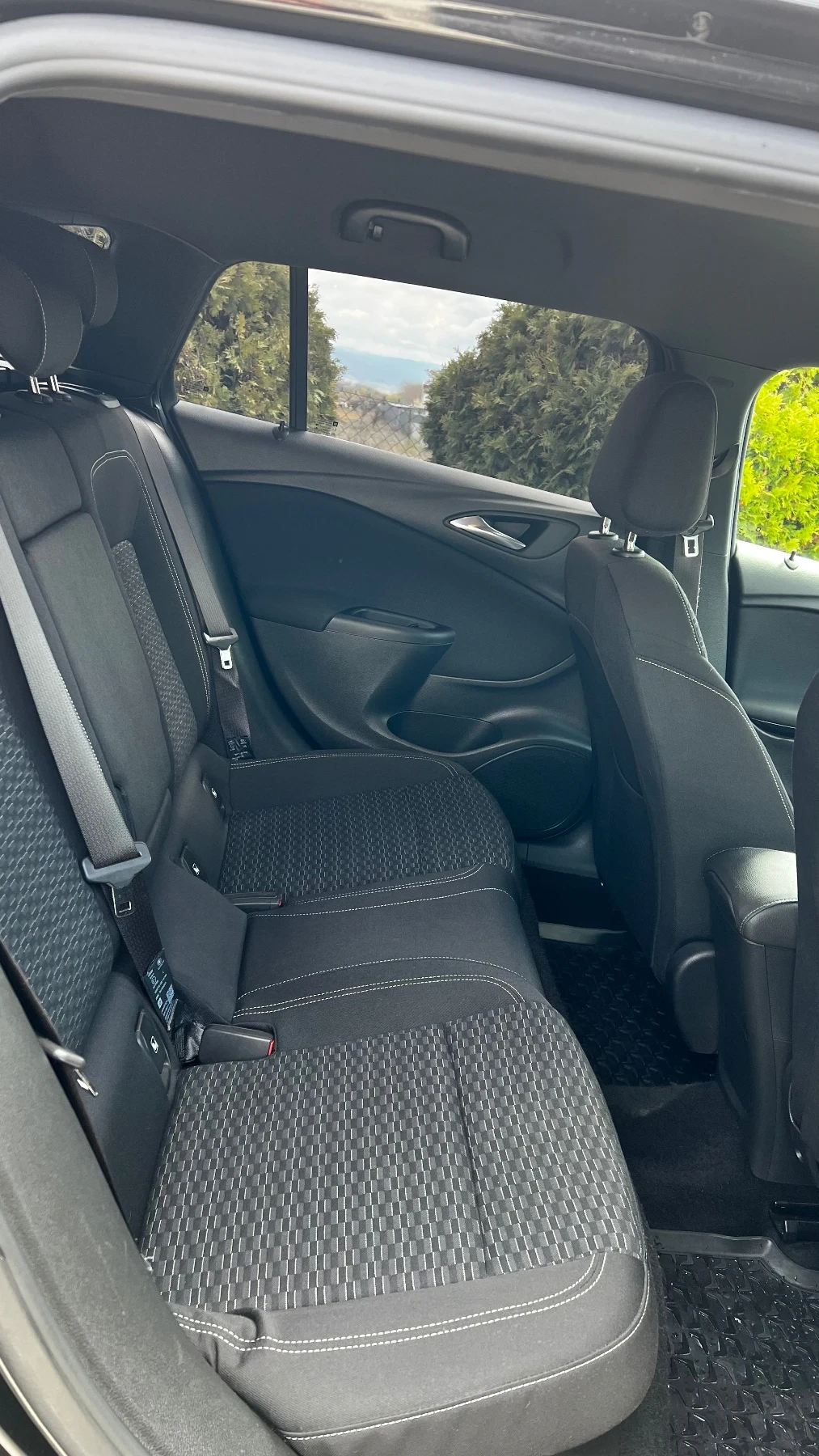 Opel Astra  k Sports Tourer, снимка 8 - Автомобили и джипове - 54099397