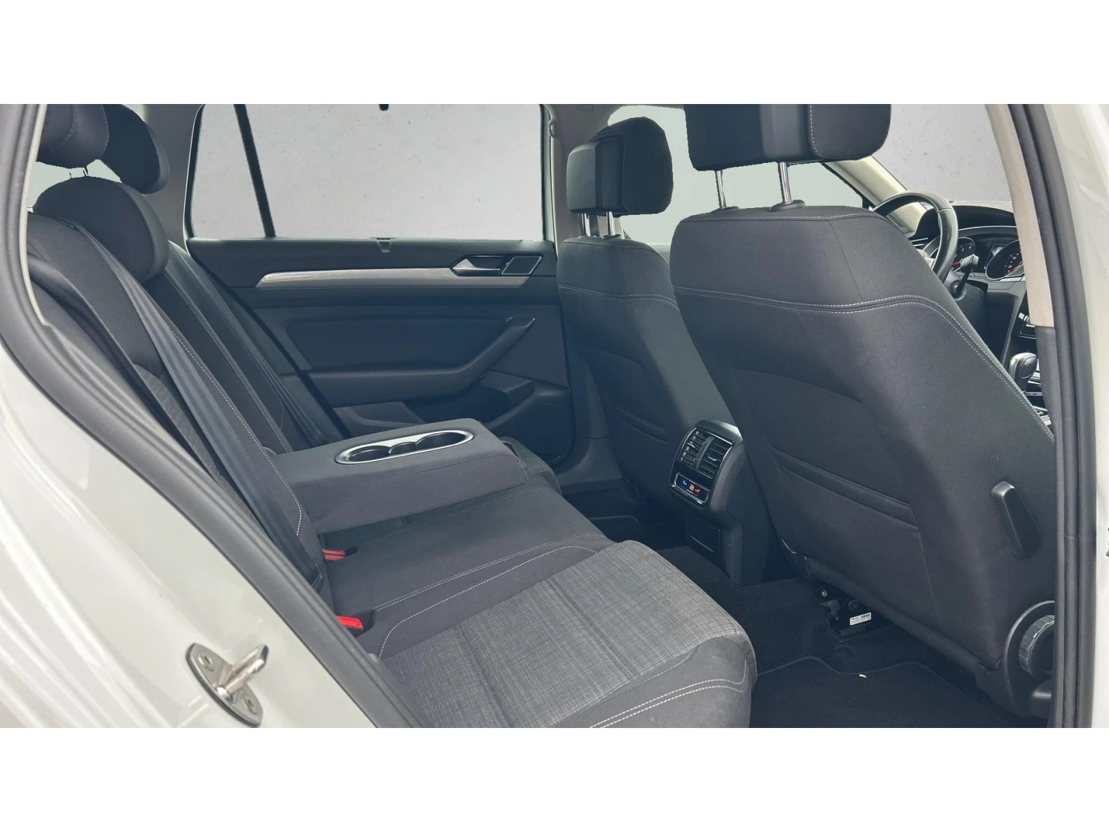 VW Passat 1.5 TSi OPF ACT  DSG, Месечна вноска от 199  , снимка 10 - Автомобили и джипове - 54191940