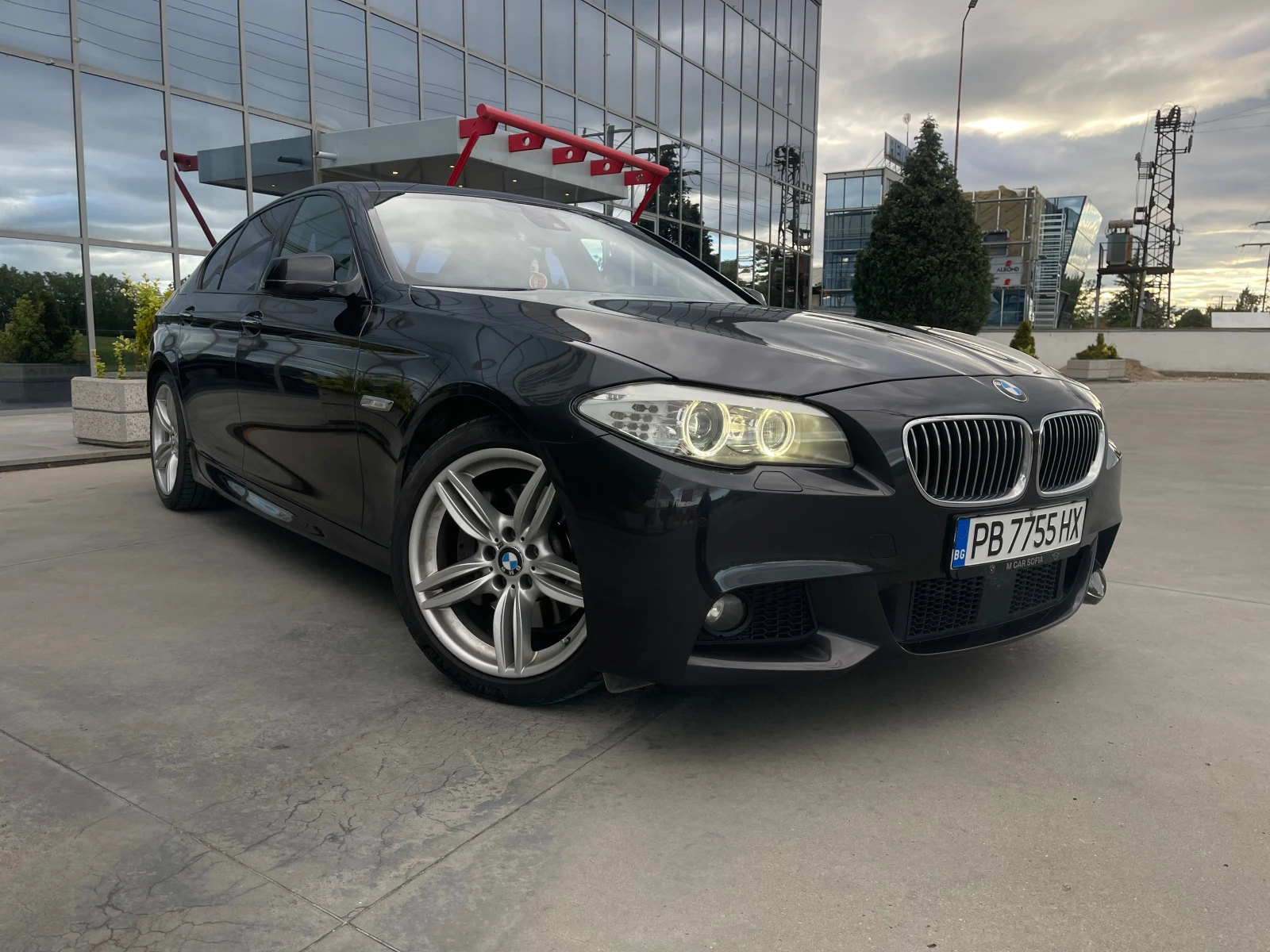BMW 530 Xdrive, M-пакет, CarPlay 