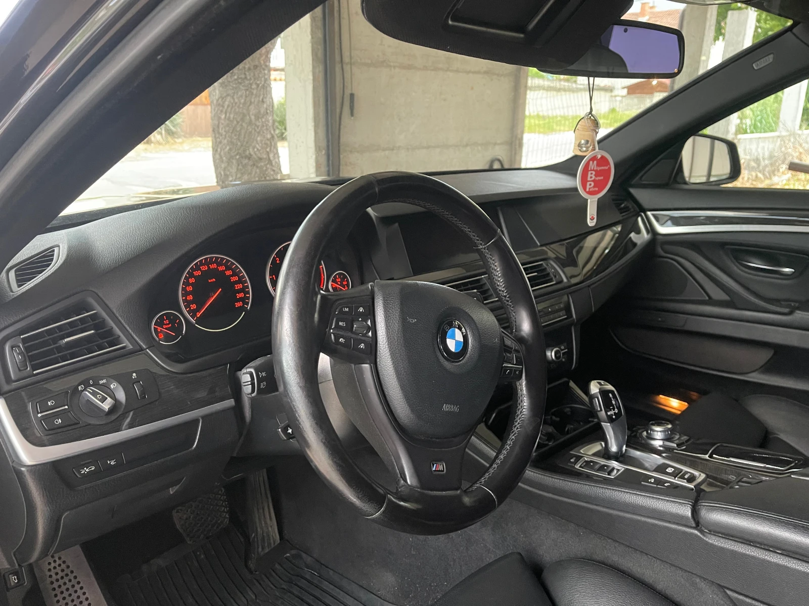 BMW 530 Xdrive, M-пакет, CarPlay , снимка 3 - Автомобили и джипове - 54738224