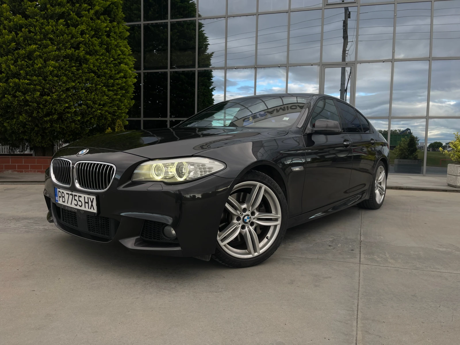 BMW 530 Xdrive, M-пакет, CarPlay , снимка 2 - Автомобили и джипове - 54738224
