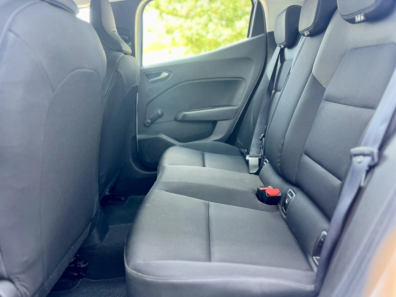 Renault Clio V 1.0 TCe / 100 к.с. / LPG / Navi, снимка 14 - Автомобили и джипове - 54820509