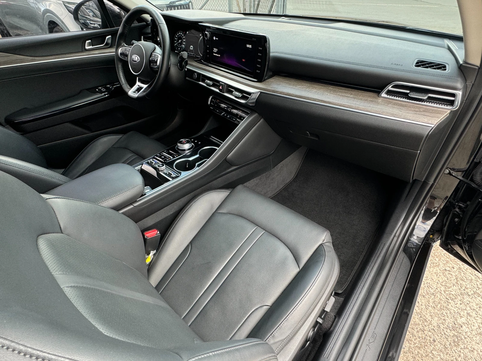 Kia K5 2.0 MPI ! Noblesse !, снимка 11 - Автомобили и джипове - 54823634