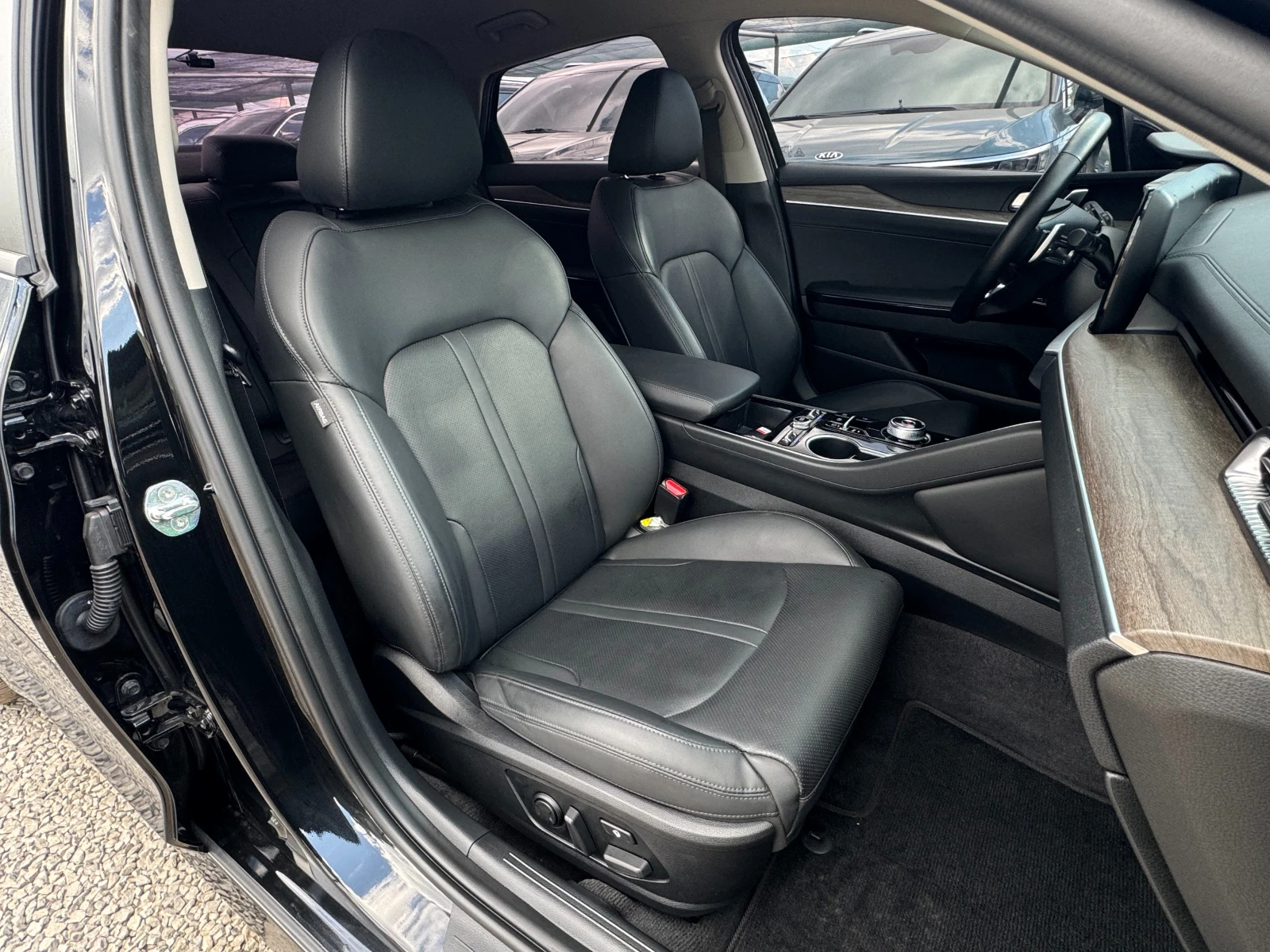 Kia K5 2.0 MPI ! Noblesse !, снимка 10 - Автомобили и джипове - 54823634