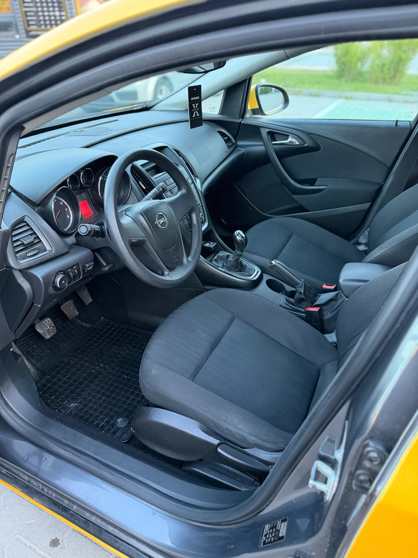 Opel Astra 1.4 101hp LPG, снимка 7 - Автомобили и джипове - 55034367