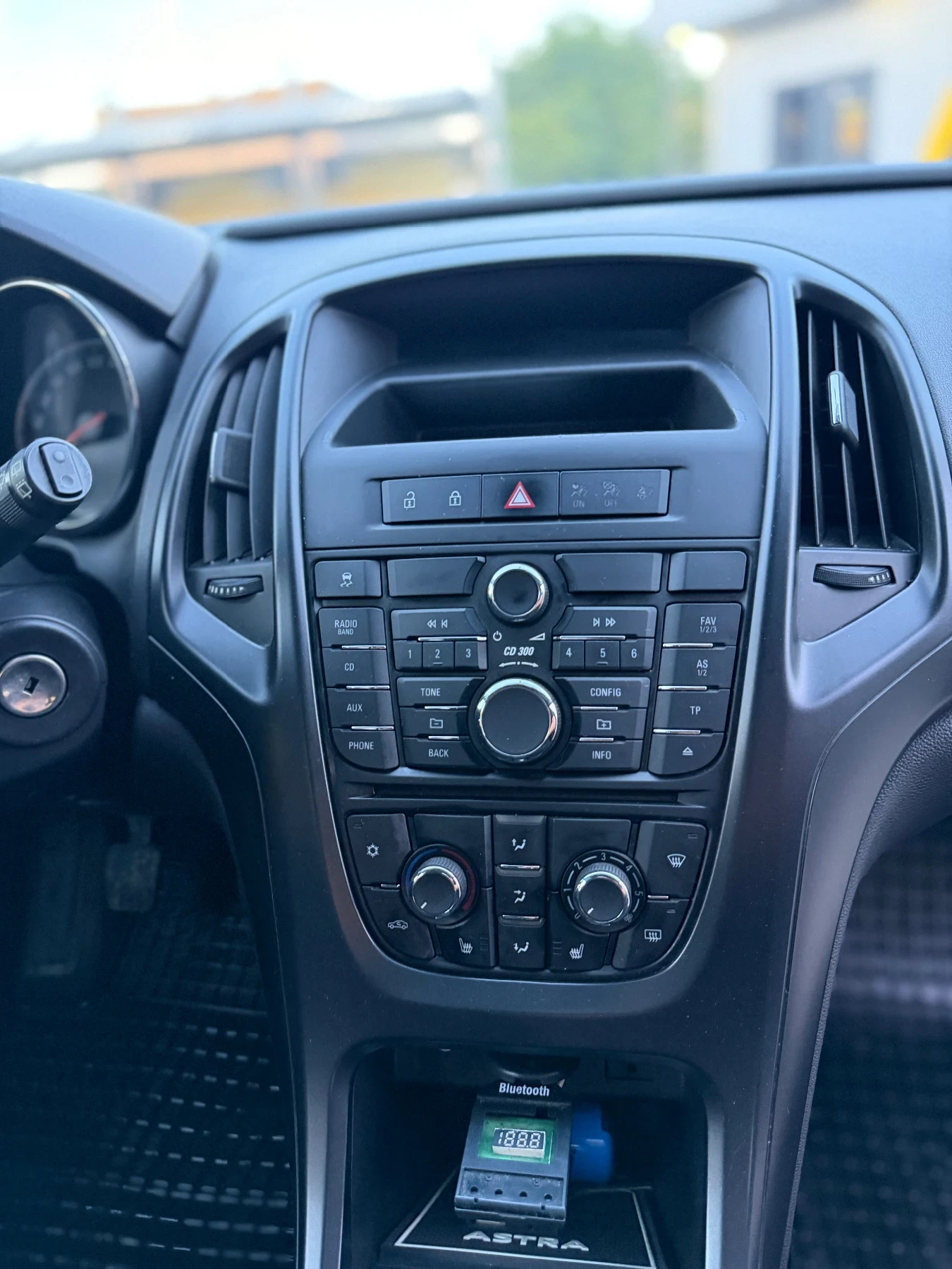 Opel Astra 1.4 101hp LPG, снимка 11 - Автомобили и джипове - 55034367