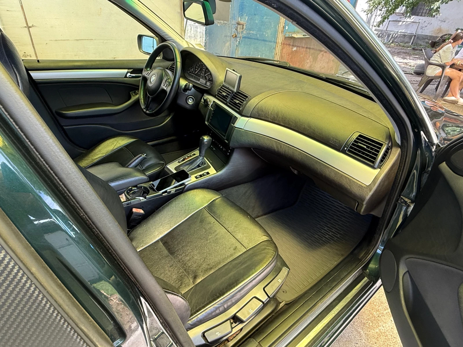 BMW 330, снимка 11 - Автомобили и джипове - 55074979