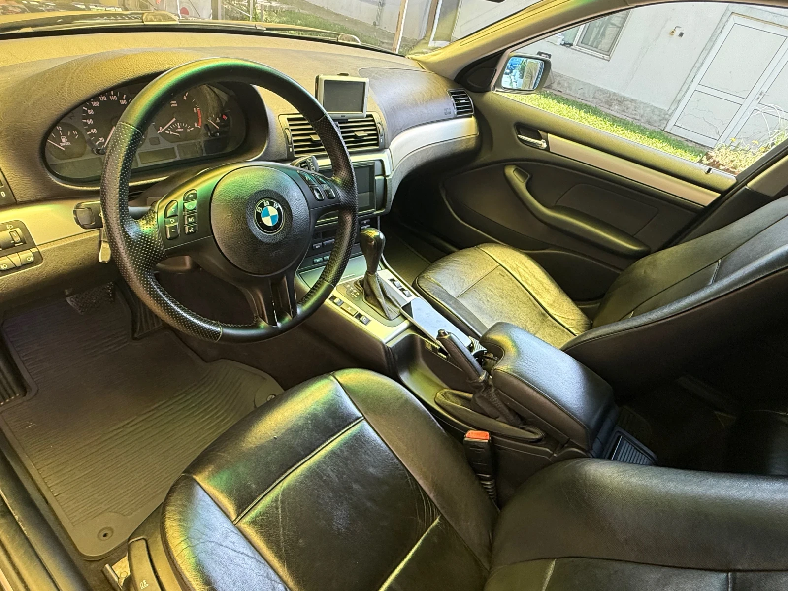 BMW 330, снимка 10 - Автомобили и джипове - 55074979