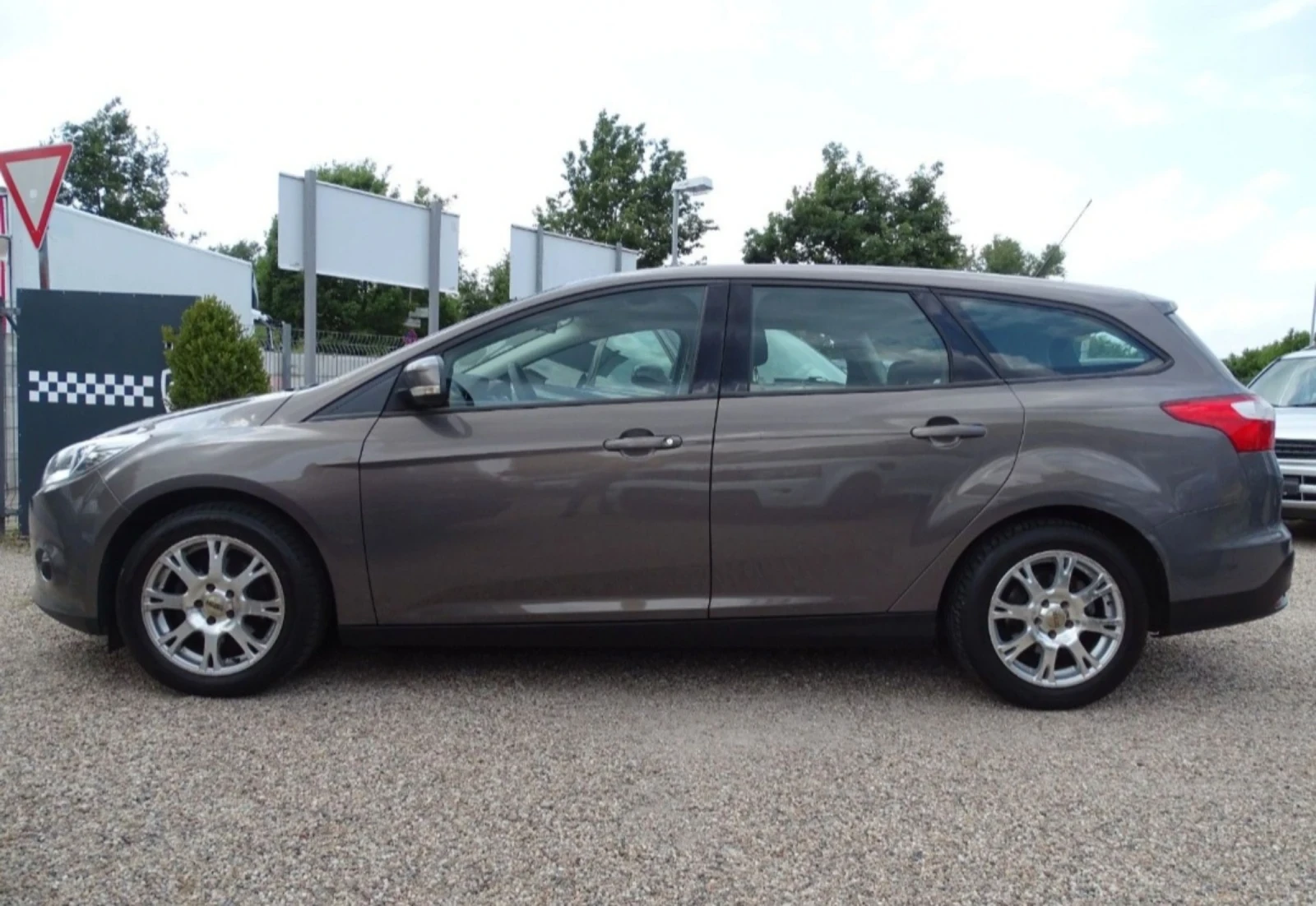 Ford Focus Turnier Trend* 1-ви собственик* 156000км* , снимка 3 - Автомобили и джипове - 55328144