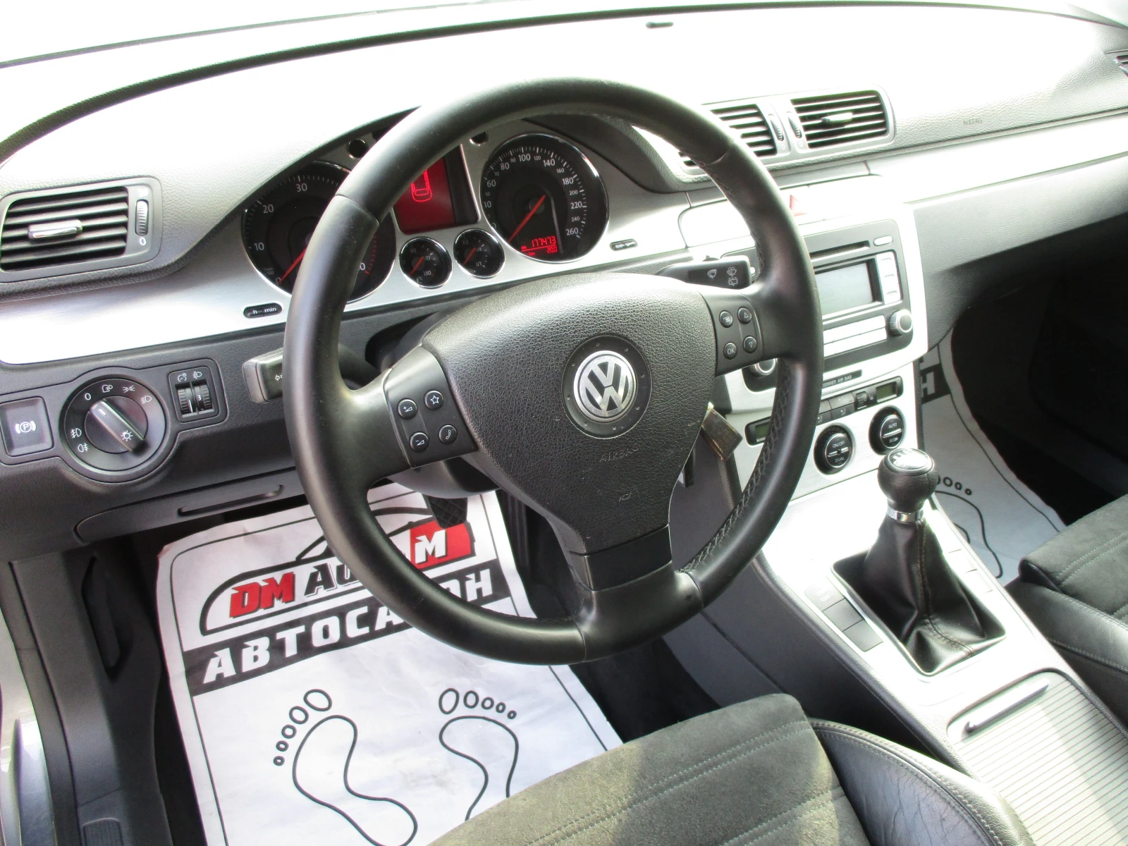 VW Passat 2.0TDI/140кс./6-СКОРОСТИ/КАТО НОВА, снимка 10 - Автомобили и джипове - 55582876